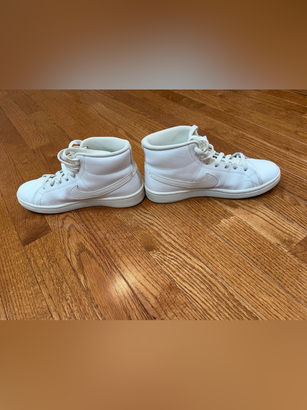 Nike Women’s Size 8 High-Top Sneakers in White - Picture 5 of 9